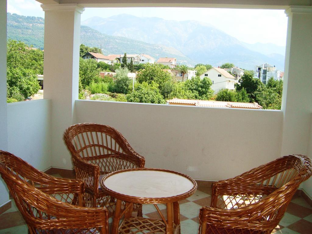 Apartments Rolovina Tivat Bilik gambar