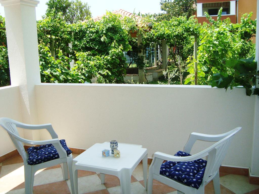 Apartments Rolovina Tivat Bilik gambar