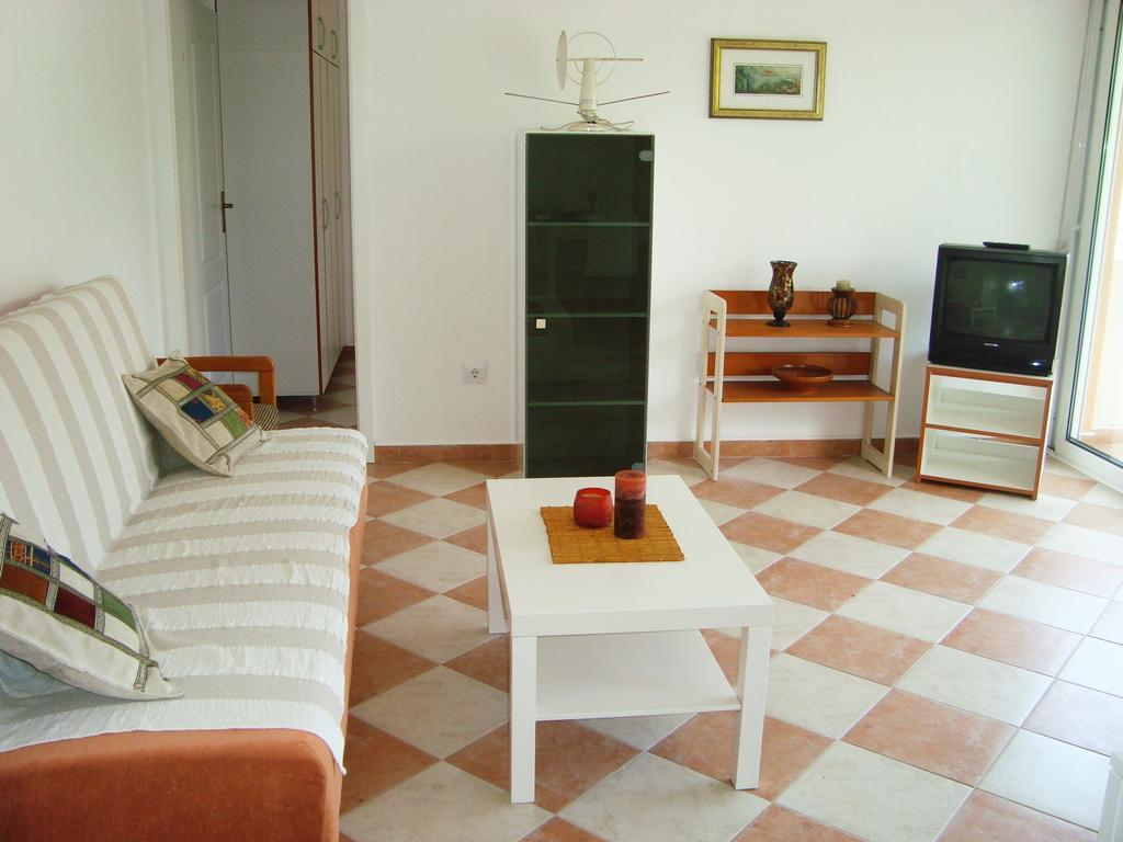 Apartments Rolovina Tivat Bilik gambar