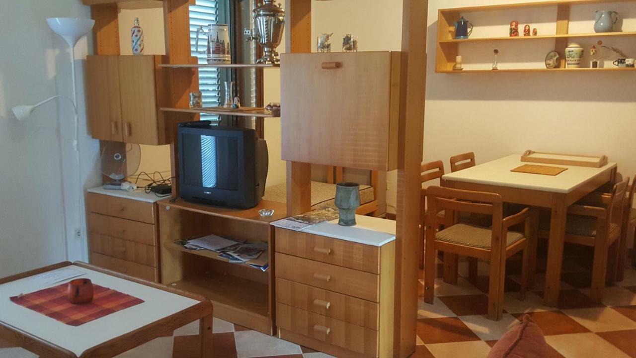 Apartments Rolovina Tivat Bilik gambar